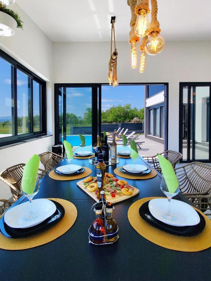 Villa Biser Gacke Sinac 외부 사진